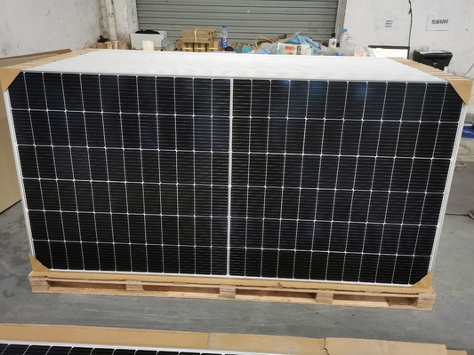 ซื้อ แผงเซลล์แสงอาทิตย์ชนิดโมโนคริสตัลไลน์ซิลิคอนเซลล์ 540W 550W online manufacture