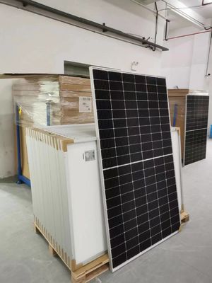 IP67 แผงพลังงานแสงอาทิตย์แบบกันน้ำ Half Cell Mono Solar Panel 460W