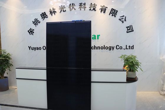 แผงเซลล์แสงอาทิตย์โมโนครึ่งเซลล์สีดำทั้งหมด 182 มม. 445W 450W 455W 460W